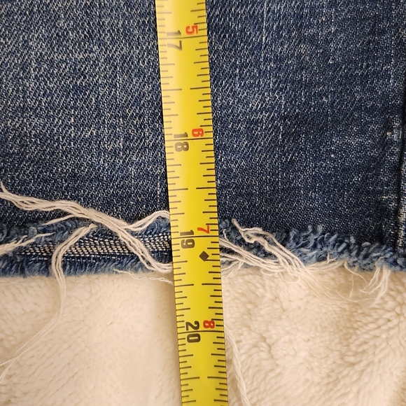 Universal Thread denim skirt size 6/28 - Picture 2 of 7